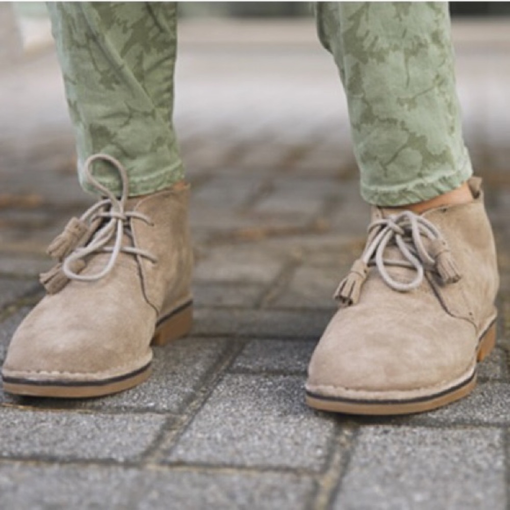 hush puppies • cyra carryon boots • size 8.5